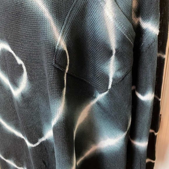 POL Galaxy Swirl Lightweight Pullover‎ Top - Picture 9 of 10